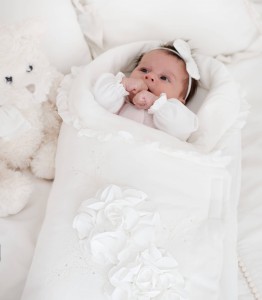 Ecru velvet baby nest MANUELA